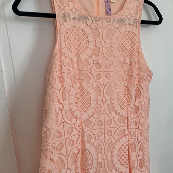 Alya Lace Overlay Sleeveless Dress - Picture 5 of 7